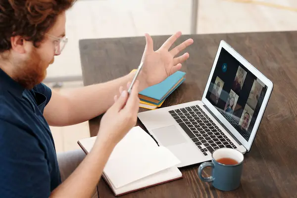 Cómo afecta el burnout digital a los profesionales y empresas